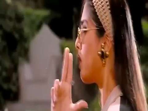 Ankhiyon se goli maare dulhe raja govinda raveena  song video status