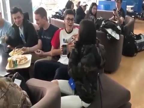 Girl surprises long distance boyfriend