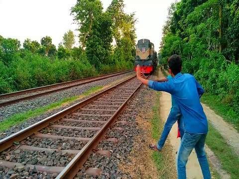 Train funny video | whatsapp status video