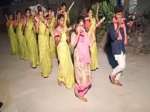 Ambala kolatam rudrama devi kalaabrundham athavarintiki pothunavamma lachuvamm