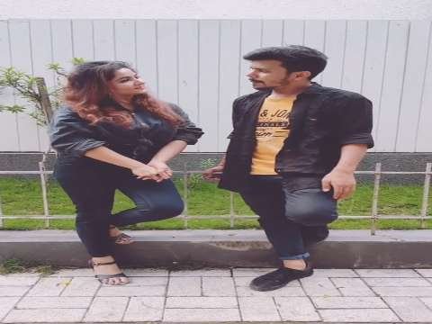 Chal kahi ghumne chalte he | funny video | tiktok video thumbnail