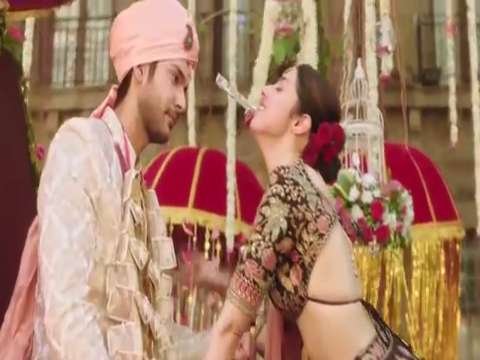 Yaad piya ki aane lagi status family status