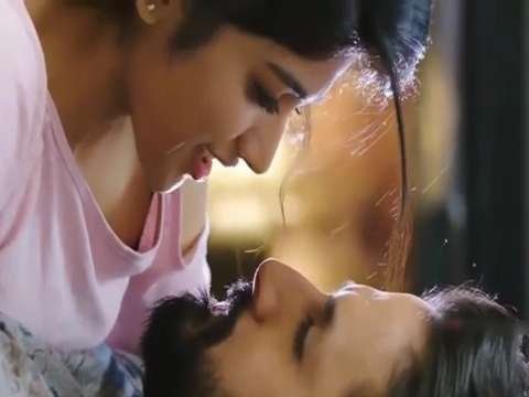 hot dialogue status for whatsapp love dialogue status