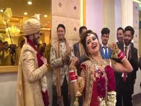 Bride wedding dance performance family status